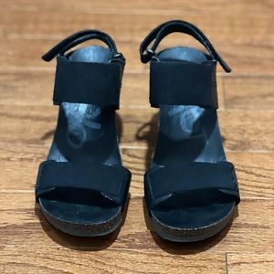 Black OTBT Trailblazer wedge sandal.